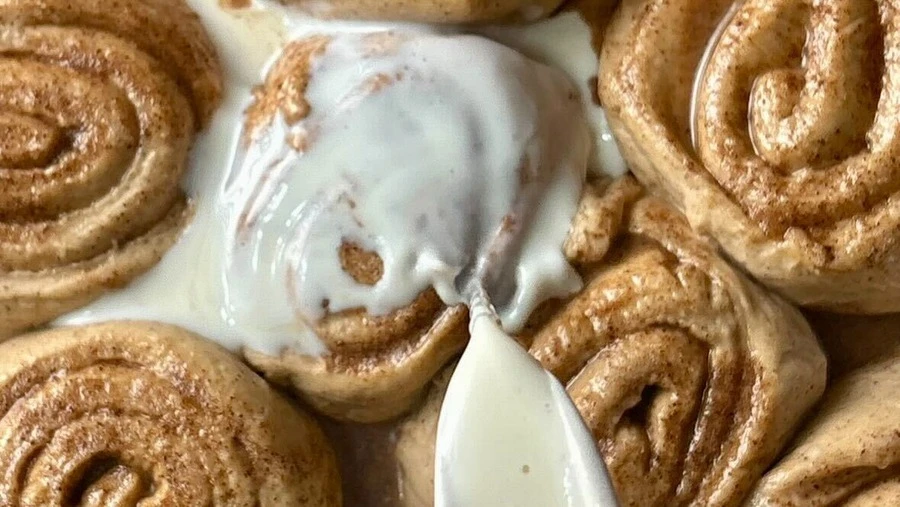 Cinnamon rolls med glasyr